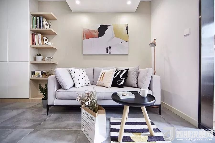 沙發(fā)背景墻選對裝飾畫，才能美了整個客廳空間！