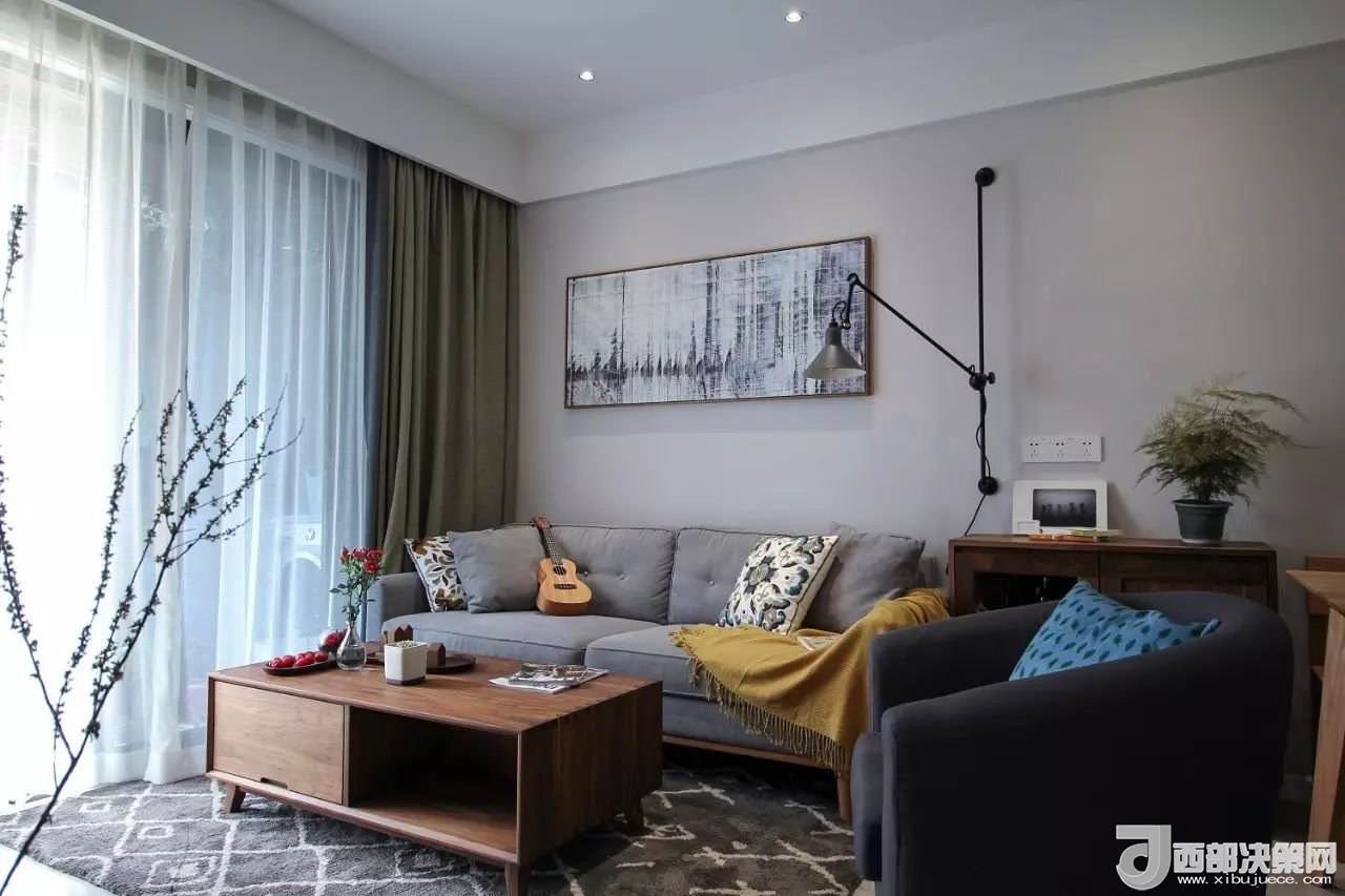沙發(fā)背景墻選對裝飾畫，才能美了整個客廳空間！