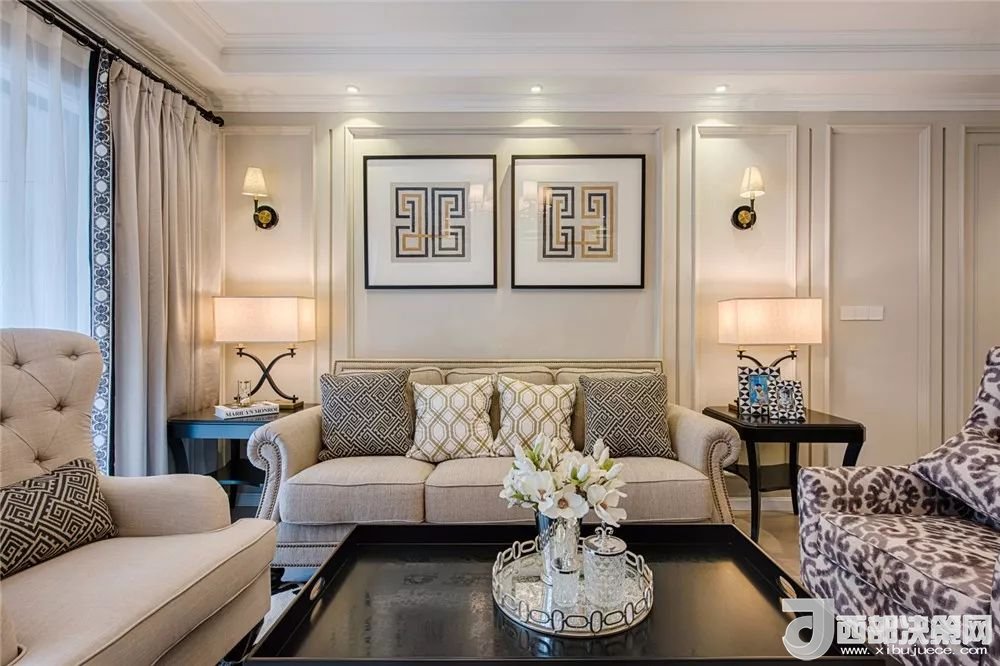 沙發(fā)背景墻選對裝飾畫，才能美了整個客廳空間！