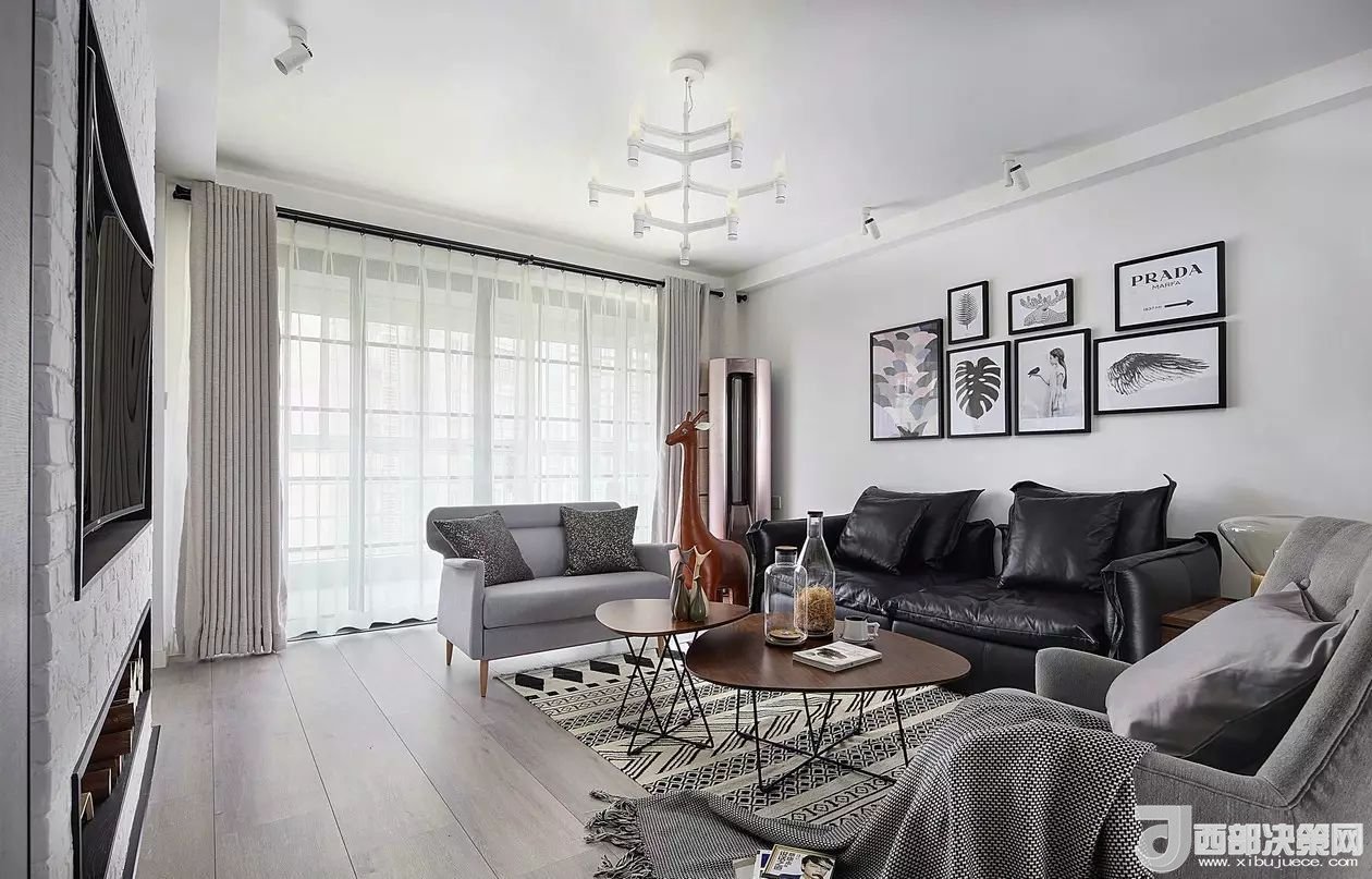 沙發(fā)背景墻選對裝飾畫，才能美了整個客廳空間！