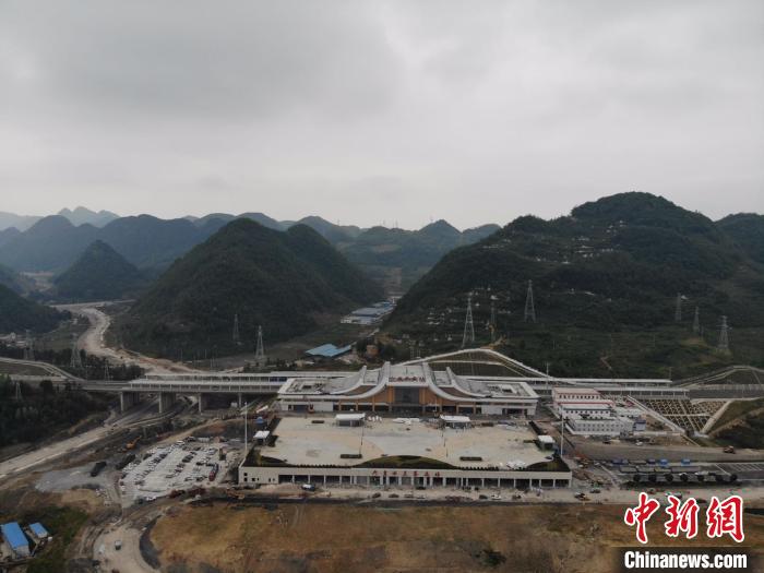 貴州省首條城際高速鐵路——安六鐵路開始聯(lián)調聯(lián)試。中國鐵路成都局集團公司供圖