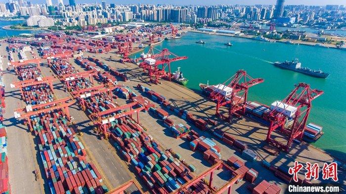 資料圖為航拍海口秀英港集裝箱碼頭。<a target='_blank'  data-cke-saved- >中新社</a>記者 駱云飛 攝